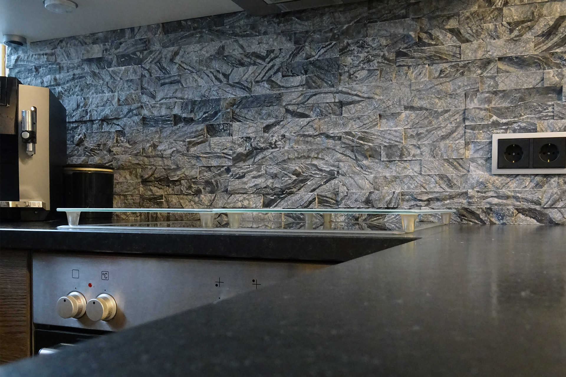 Küche | Naturstein | Fliesenspiegel