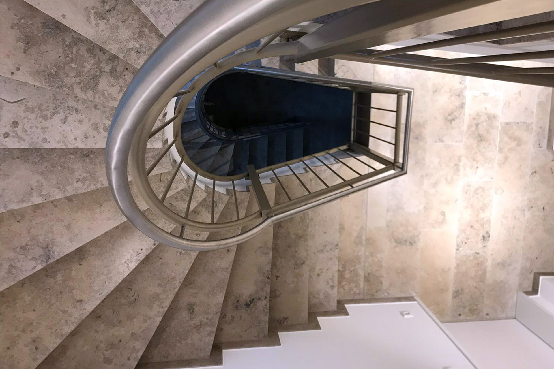 Treppenbau | Granit | Treppenhaus